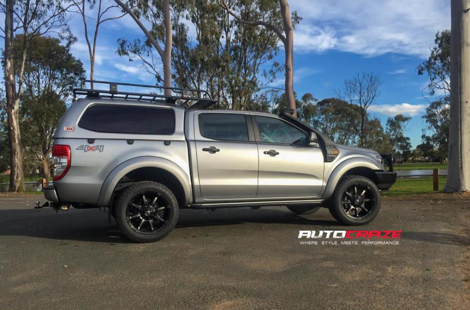 FORD RANGER COUPLER BLACK MACHINED WITH DARK TINT 5